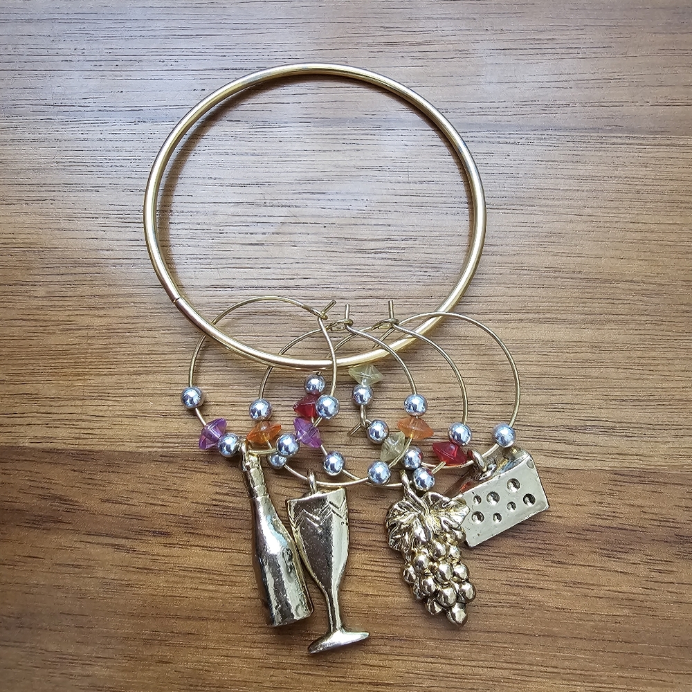 Vintage Gold Tone Wine Glass Charms Set – Wine & Cheese Theme with Storage Ring